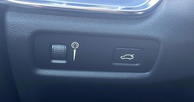 Volvo V60 cena 74900 przebieg: 152400, rok produkcji 2018 z Łochów małe 172